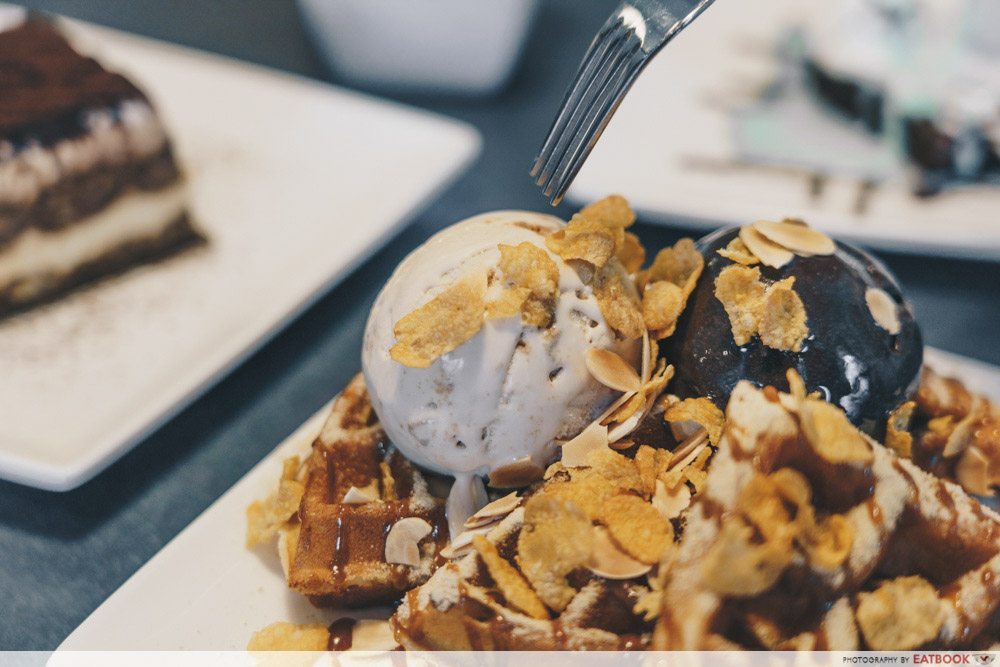 cafes-in-the-east-threes-a-crowd