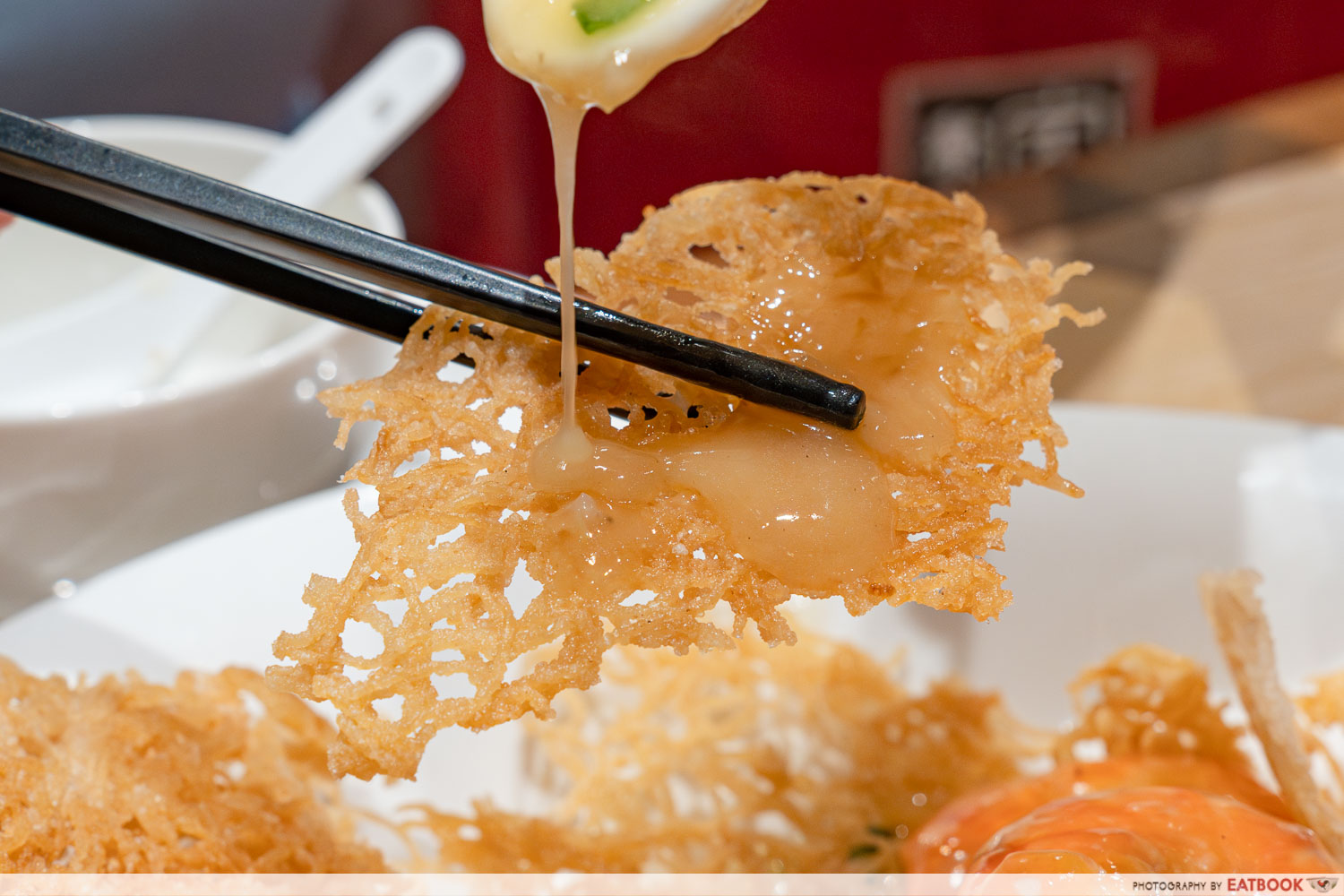 ju xing home - tiger prawn with crispy vermicelli and signature sauce pouring sauce