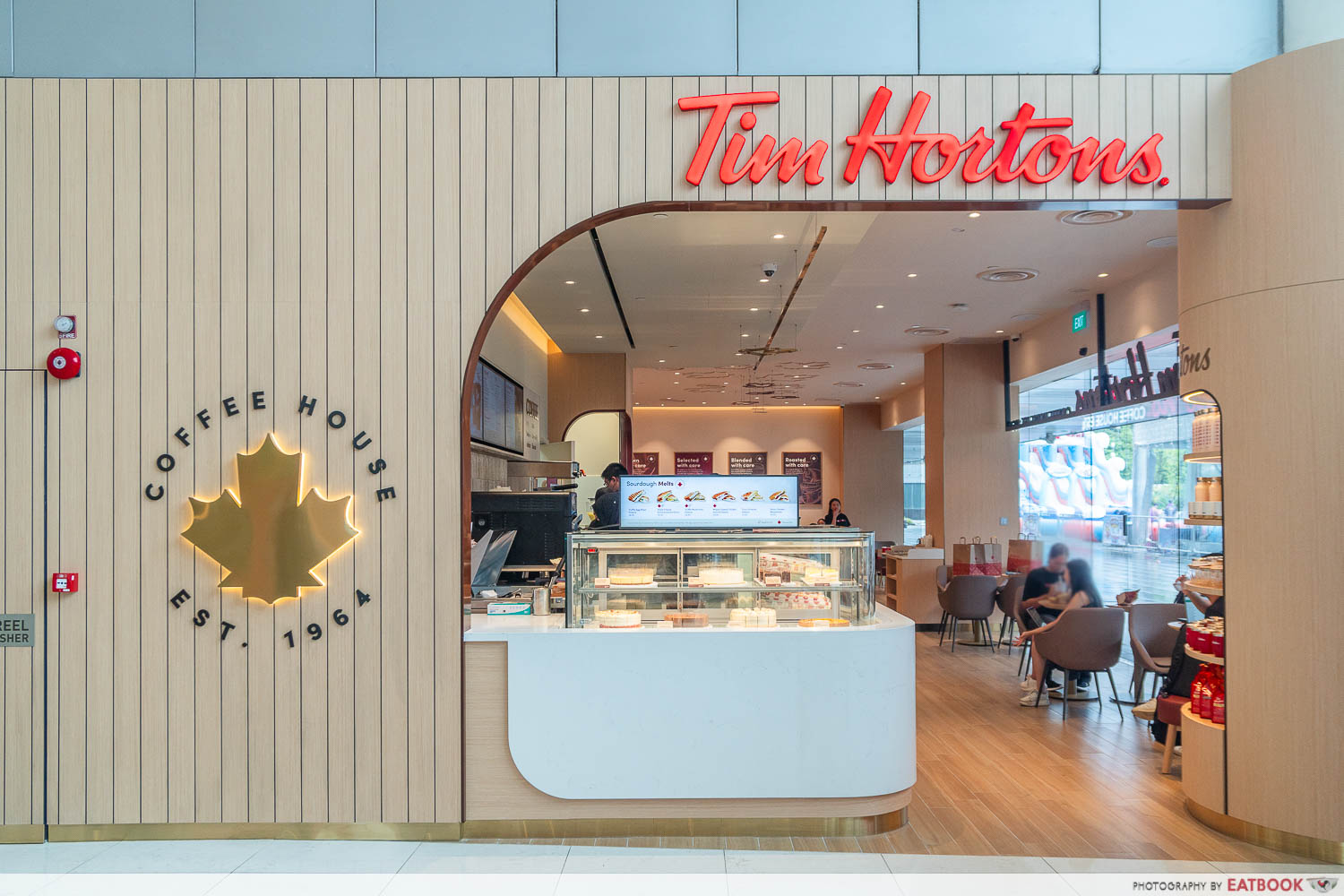 tim hortons - storefront