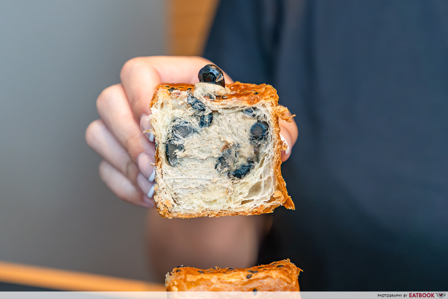 tokyo food guide - ginza kimuraya black beans kinako croissant cube