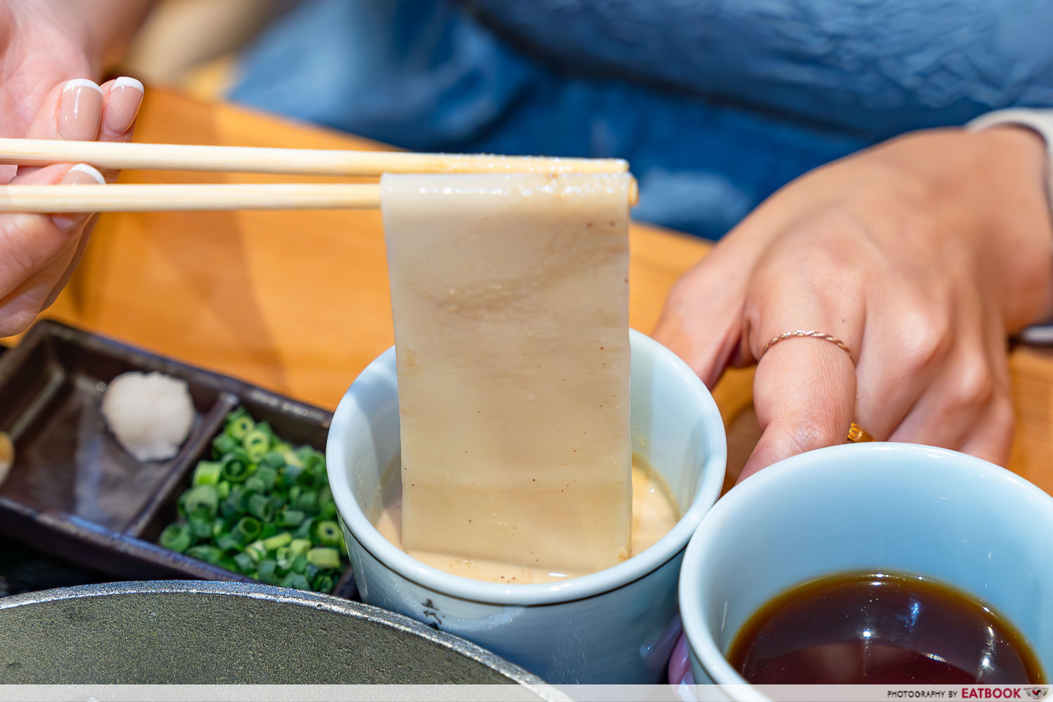 tokyo food guide - godaime hanayama udon dipping goma sauce