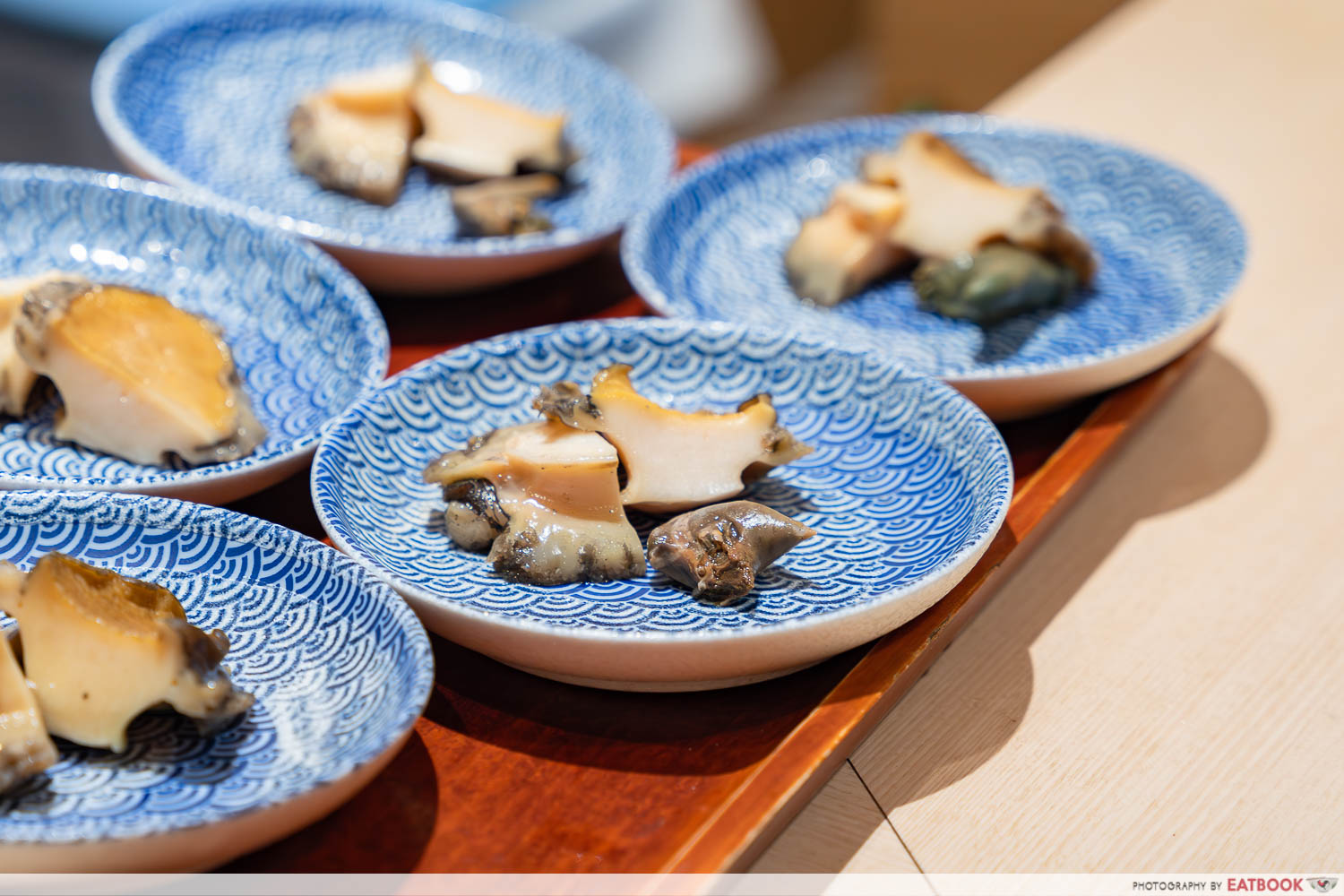 tokyo food guide - manten sushi abalone