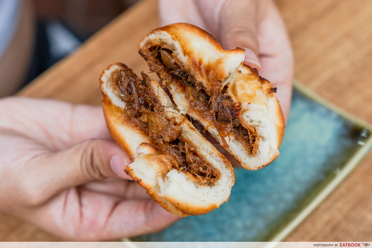 wen-zhang-lao-mian-bbq-sauce-buns-closeup