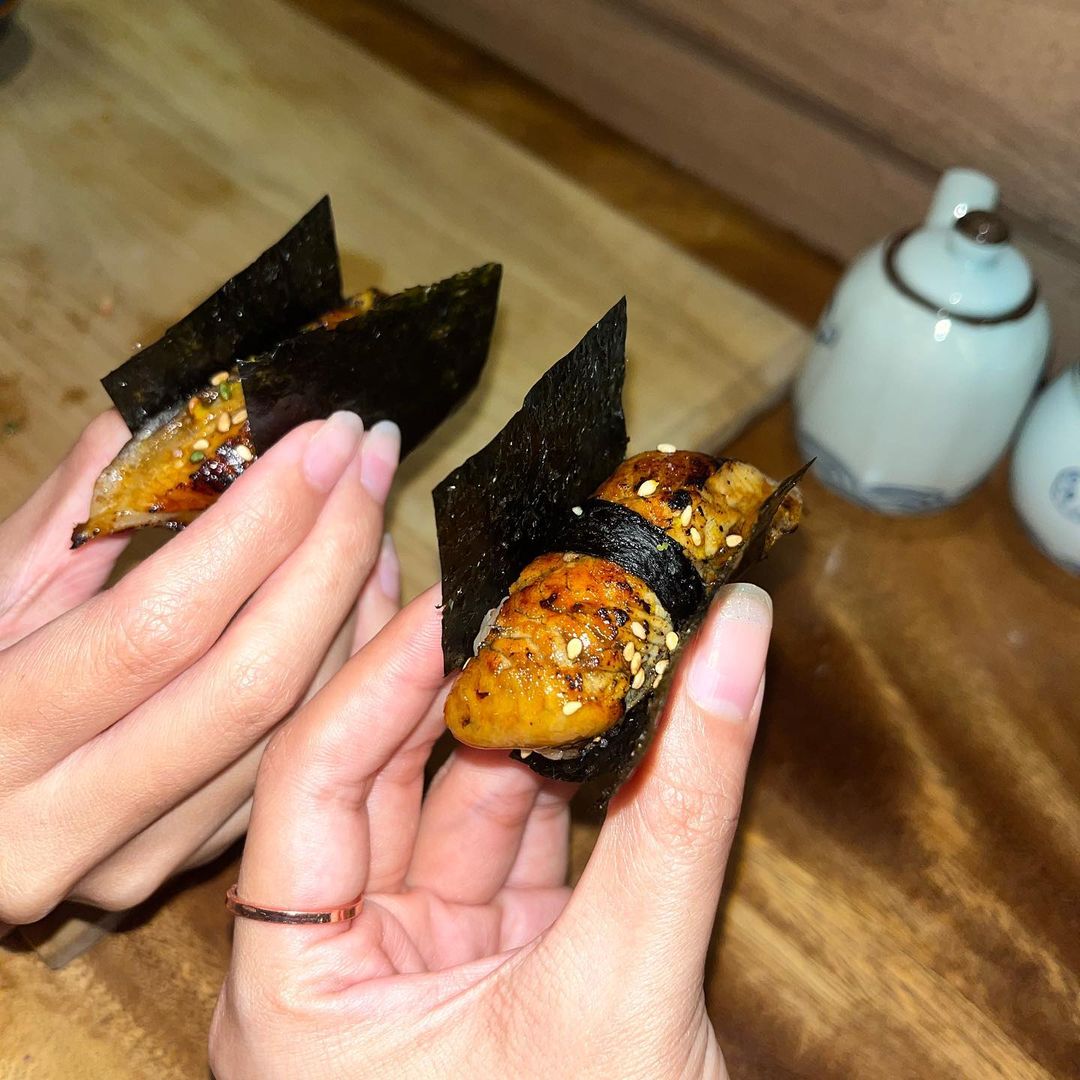 Mitsu-Sushi-Bar-unagi-handroll