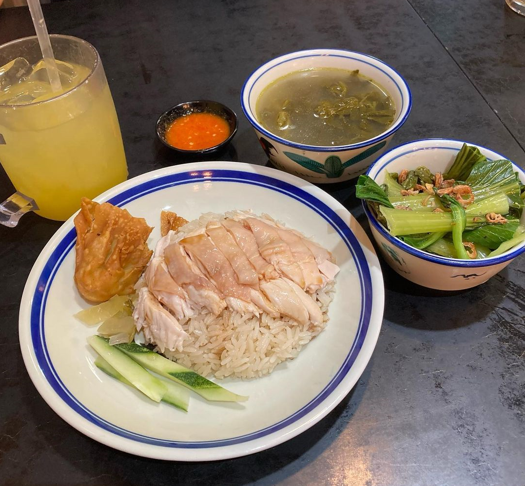 buangkok-hawker-centre-feng-ji-chicken-rice