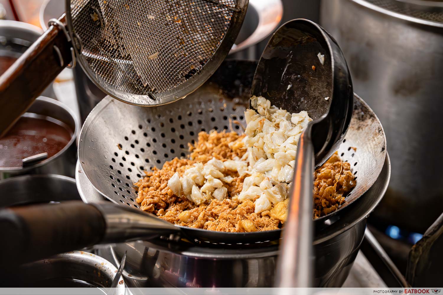 crab-omelette-preparation-wok-stir-fry