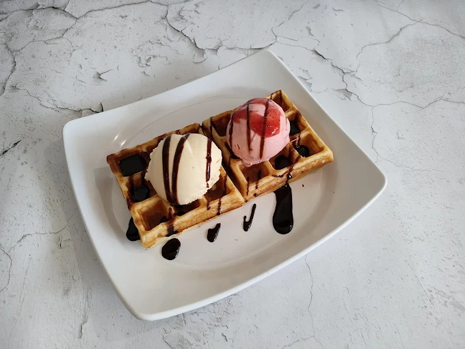 freshio-gelato-waffle
