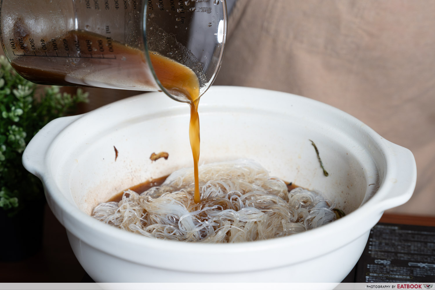 golden chef easy reunion dinner dishes - adding gravy to vermicelli