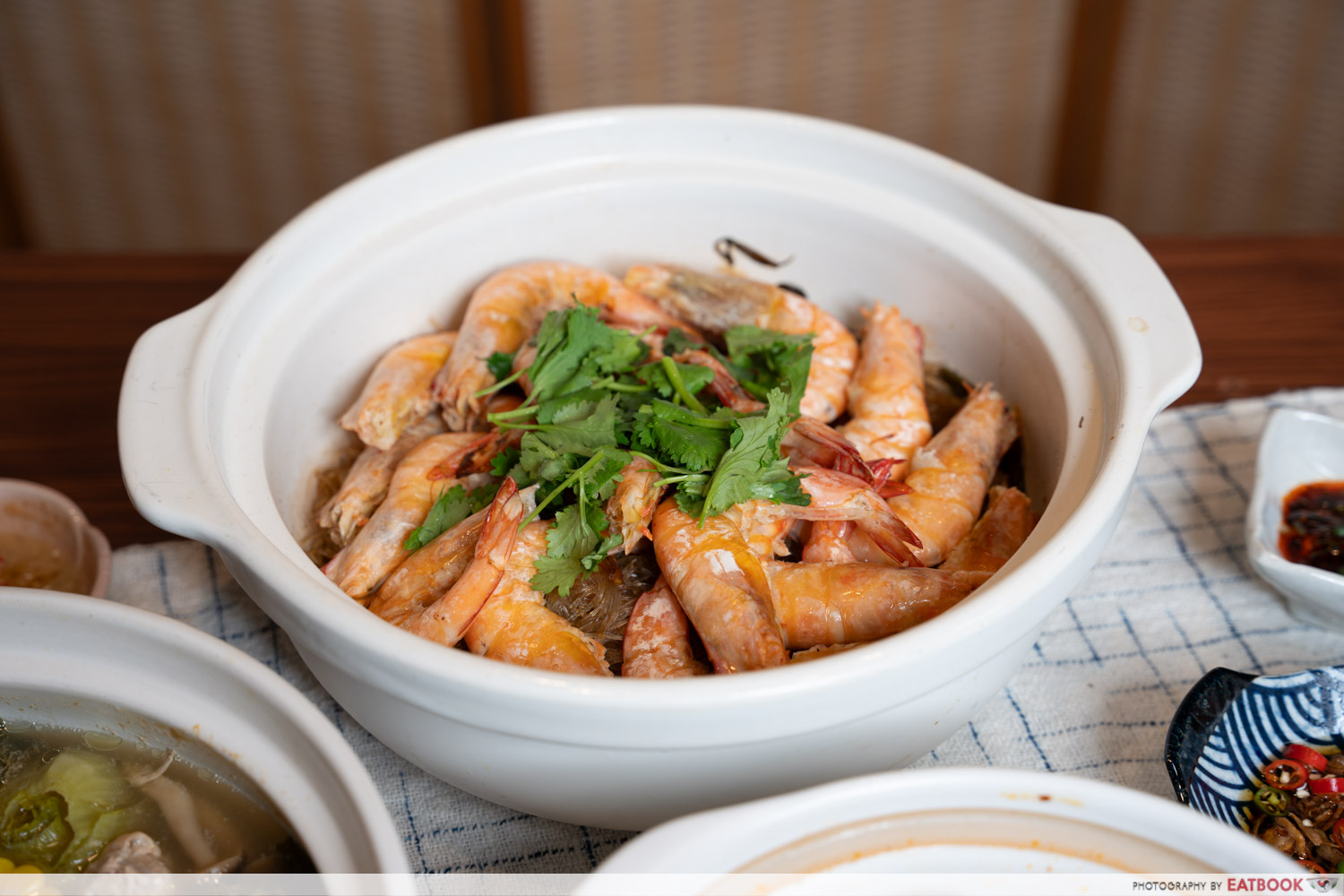 golden chef easy reunion dinner dishes - claypot prawn vermicelli intro