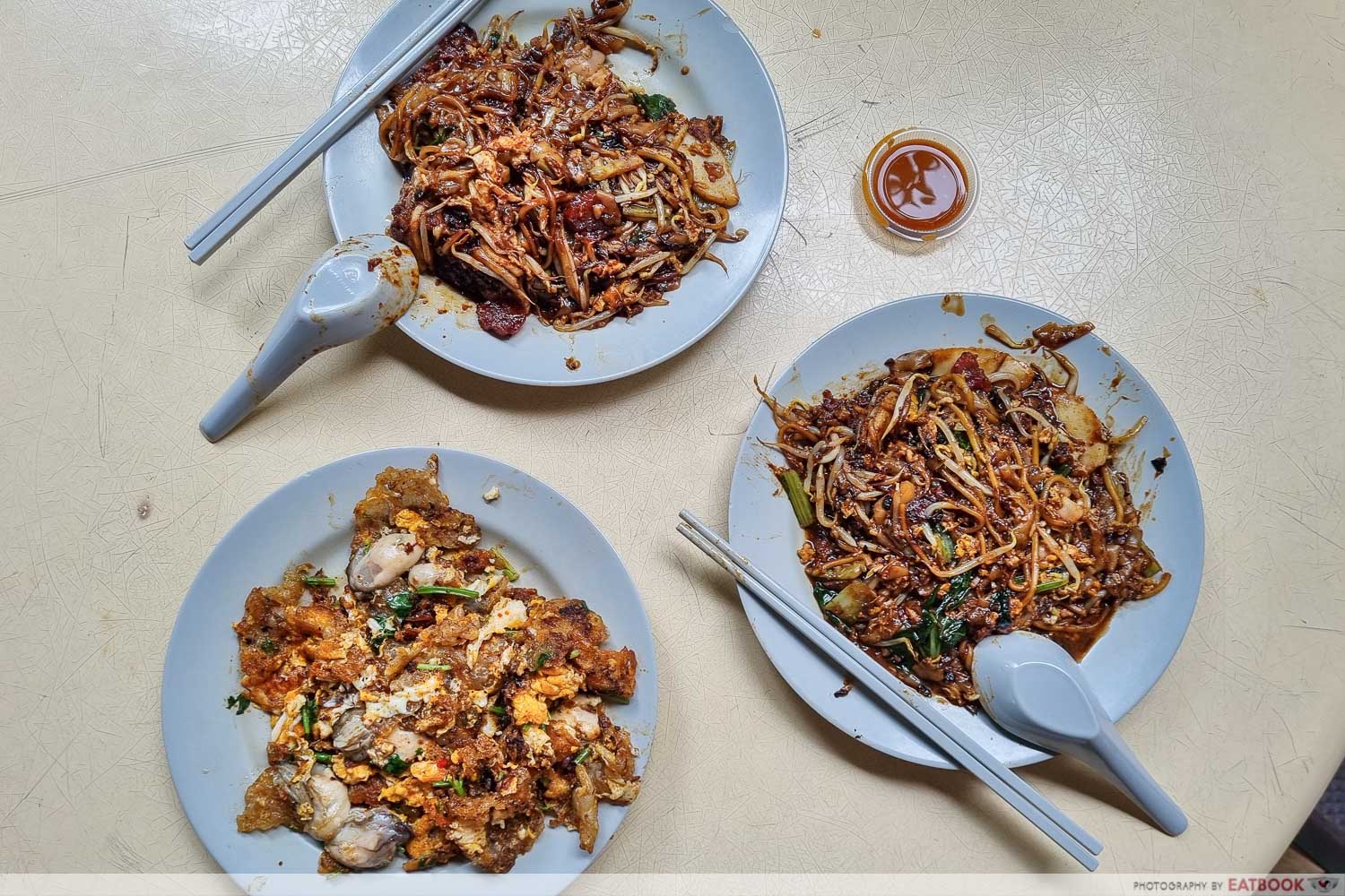 hougang-oyster-omelette-&-fried-kway-teow-flatlay