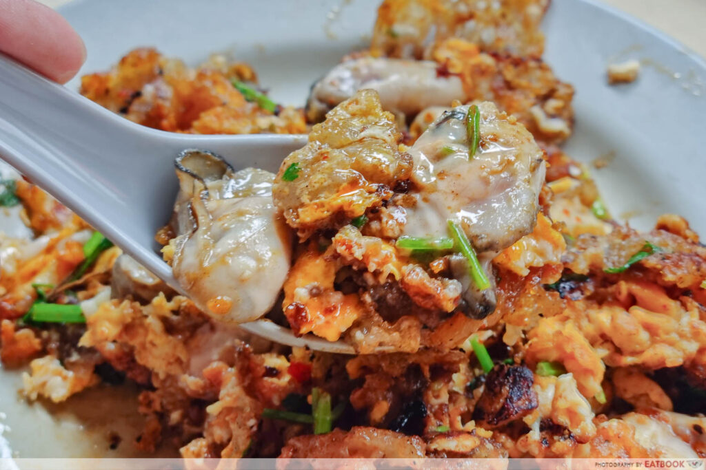 Hougang Oyster Omelette & Fried Kway Teow Is A Famous Hougang Stall
