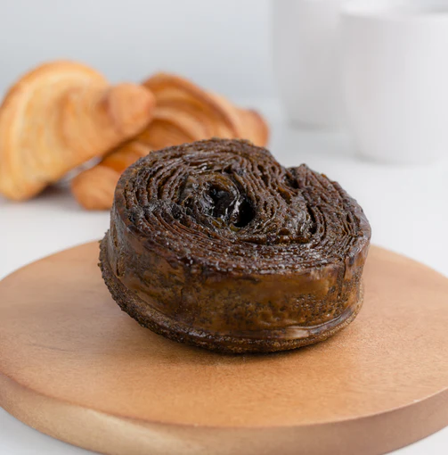 new-deli-bakery-hojicha-kouign-amann