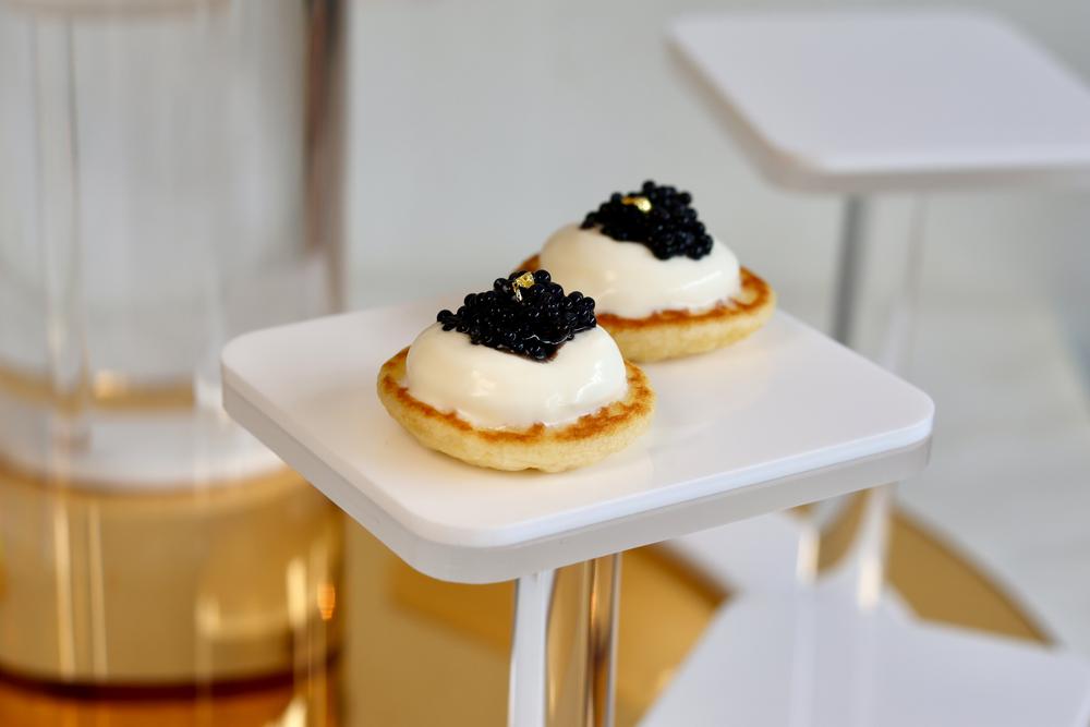 L'eclair-Patisserie-caviar-blini
