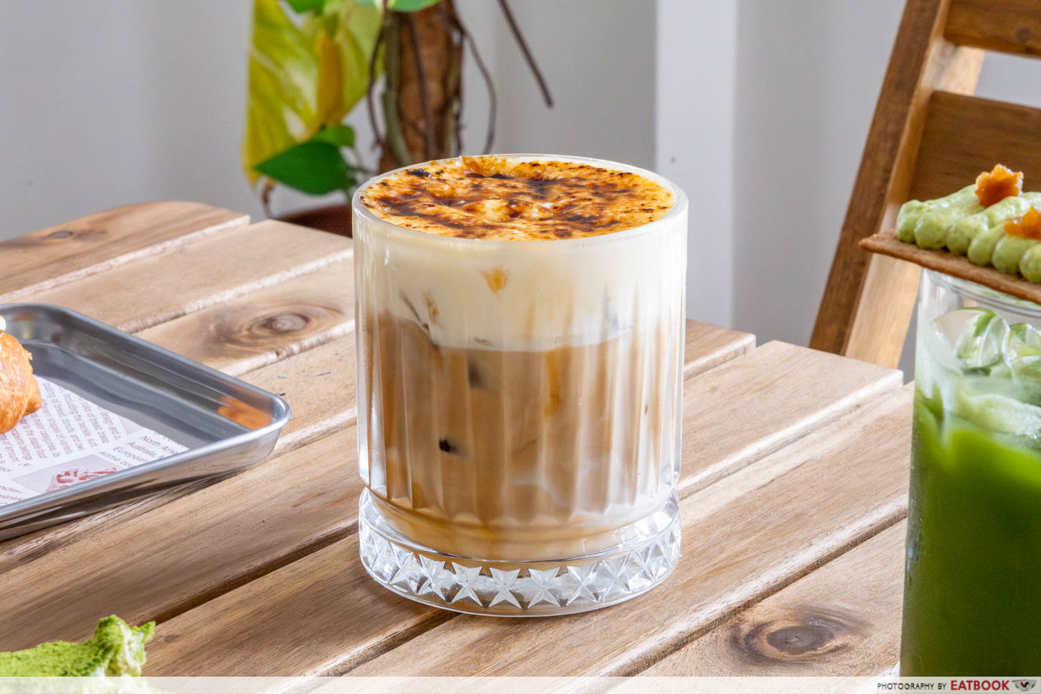 The-Blue-Door-Coffe-House-creme-brulee-latte