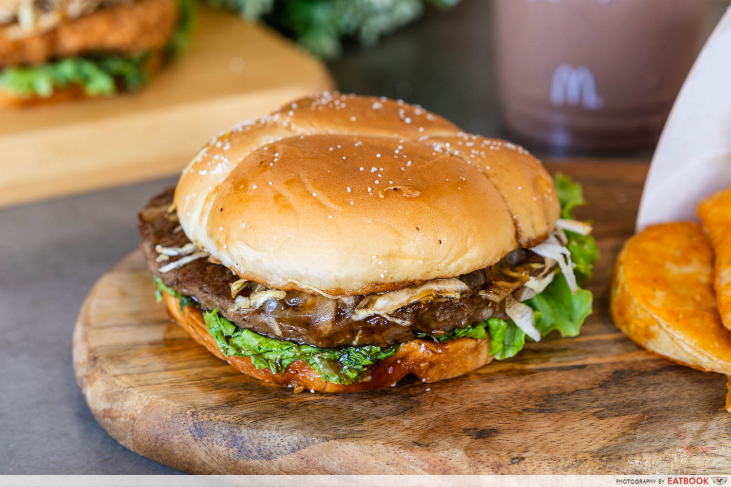 mcdonalds-yakiniku-burger-shoot-beef