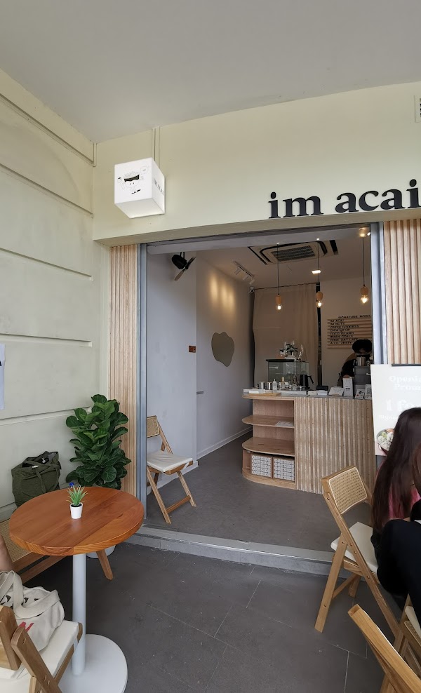 Im-Acai-storefront