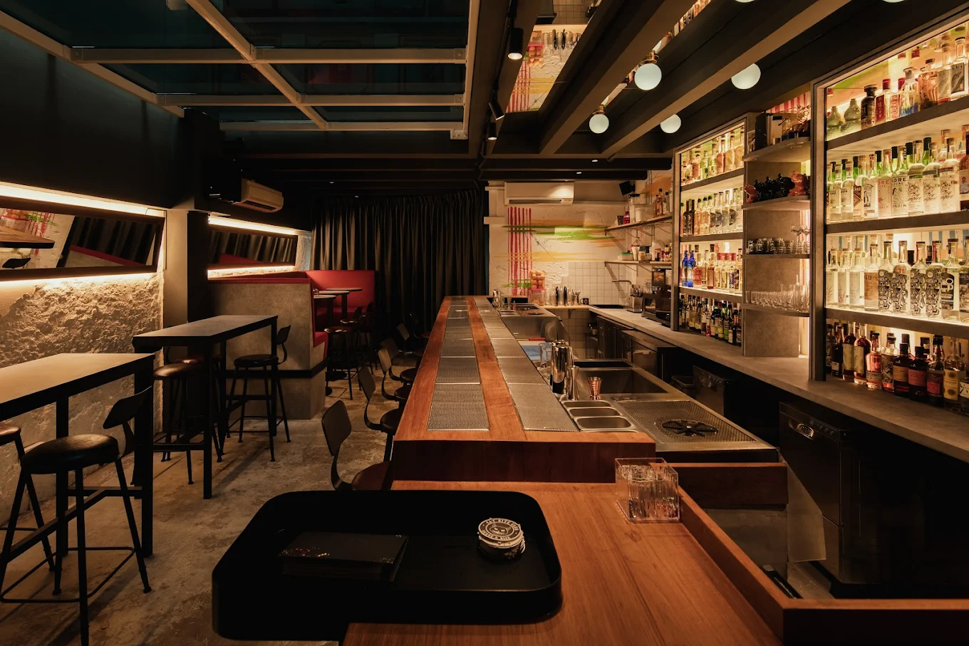 best-bars-singapore-cat-bite-club-ambience