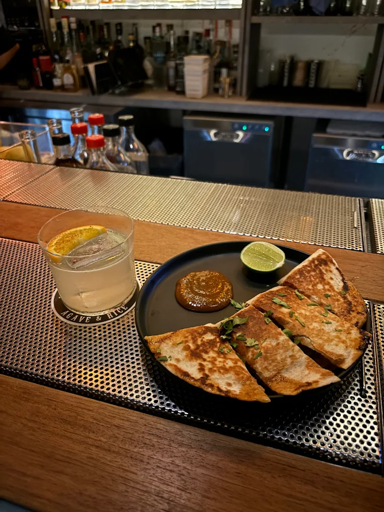 best-bars-singapore-cat-bite-club