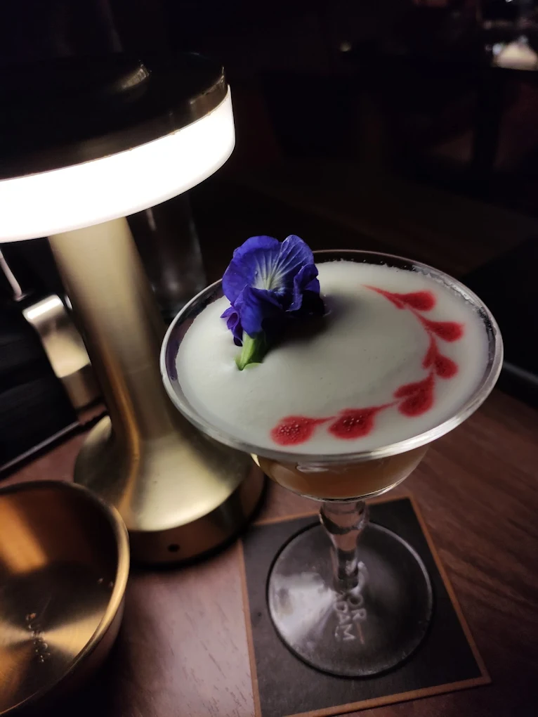 best-bars-singapore-taylor-adam-drink