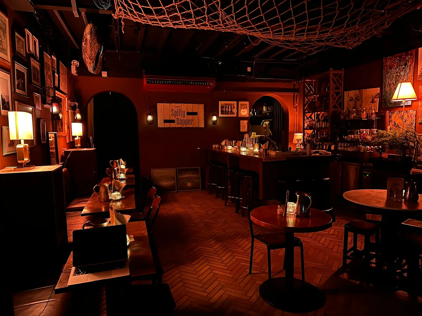 best-bars-singapore-the-spiffy-dapper-ambience