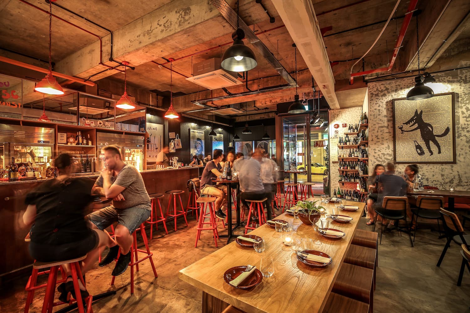 best-bars-singapore-wine-rvlt-ambience