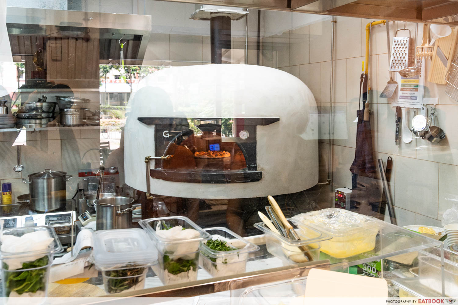 cafe-fufu-oven-view