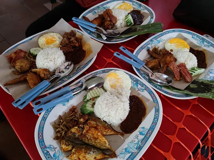 Best-Nasi-Lemak-No-1-Adam-nasi-Lemak