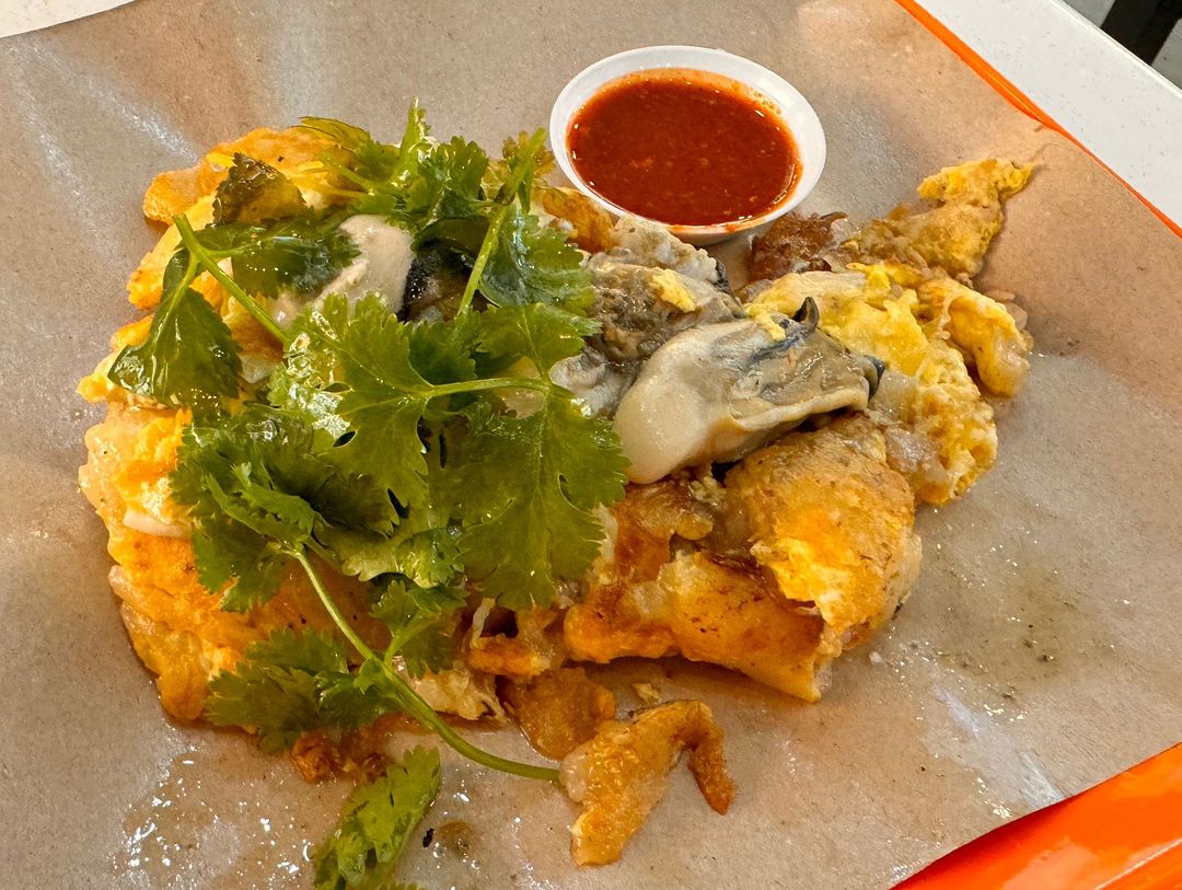 Liang Ji Legendary Char Kway Teow Has Atas Fried Oyster | Eatbook.sg