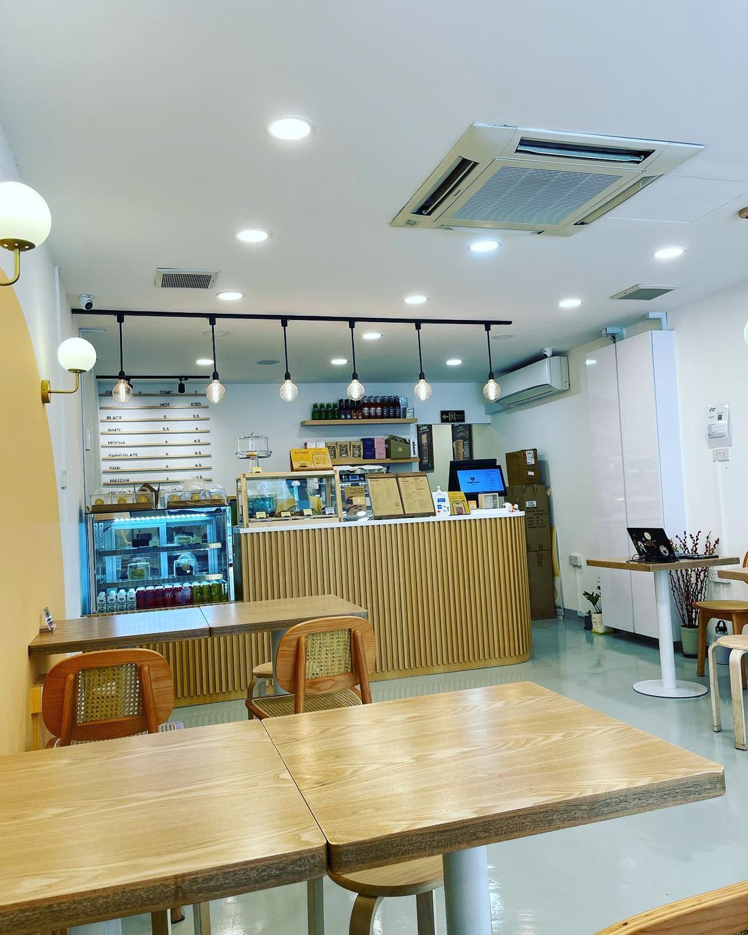 staple-food-cafe-ambience