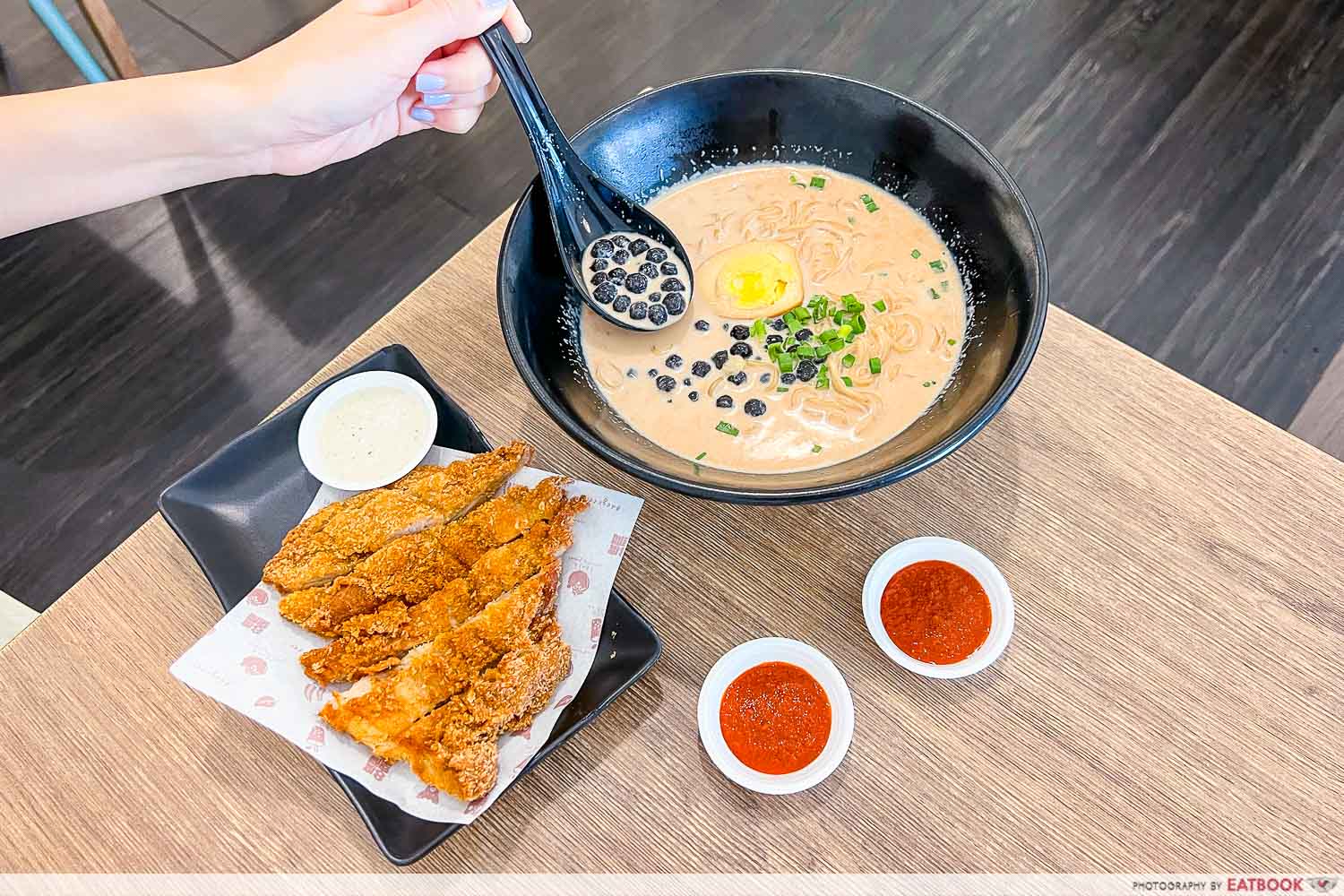 8-degrees-bbt-ramen-flatlay