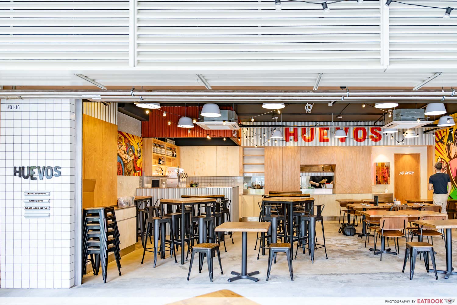 HUEVOS-STOREFRONT
