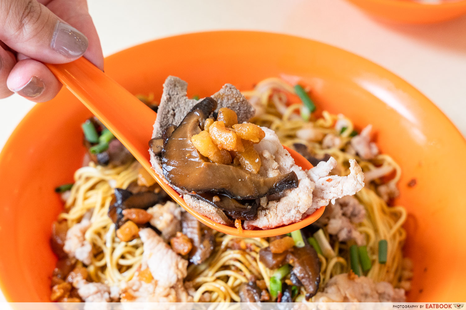 lai-heng-mushroom-minced-meat-noodles-meat-interaction