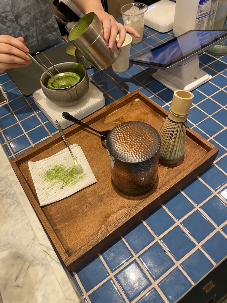 matcha-making-little-glass-stand