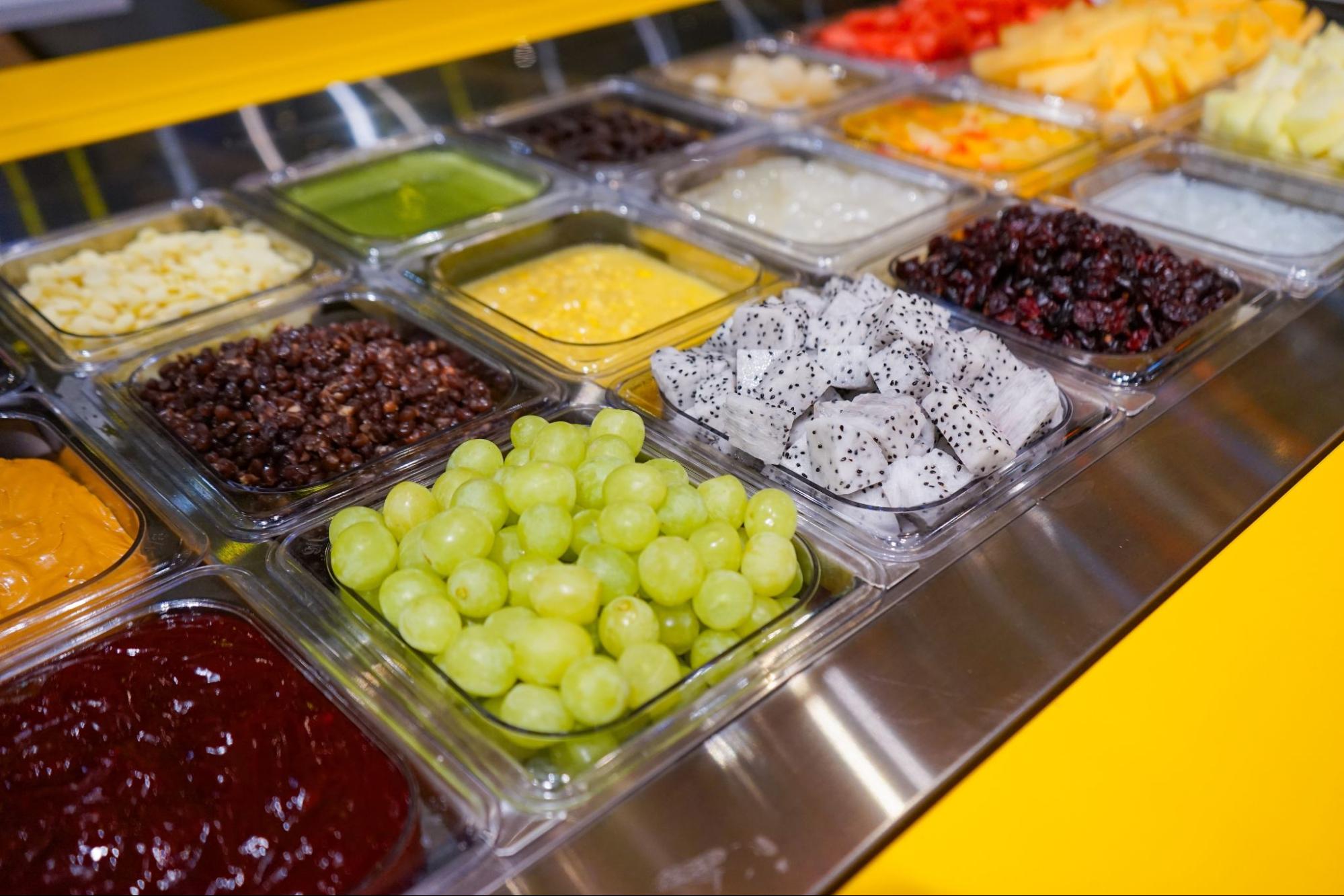 monster-planet-the-centrepoint-diy-dessert-bar-fresh-fruit-flatlay