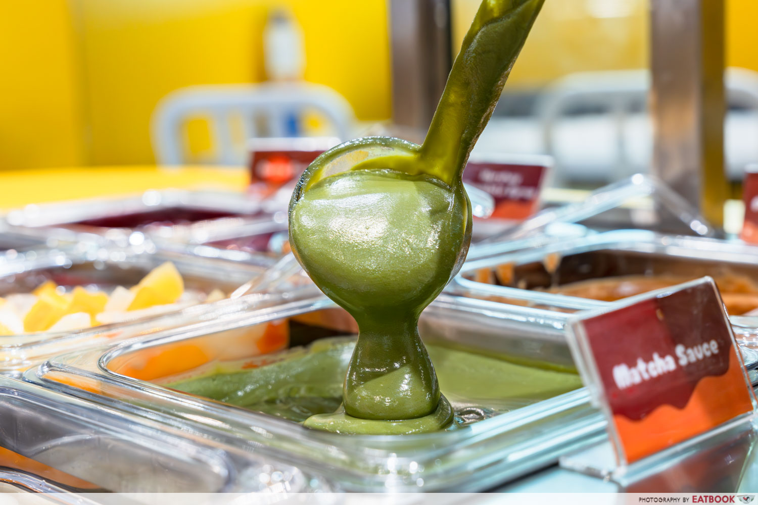 monster-planet-the-centrepoint-diy-dessert-bar-matcha-sauce-interaction