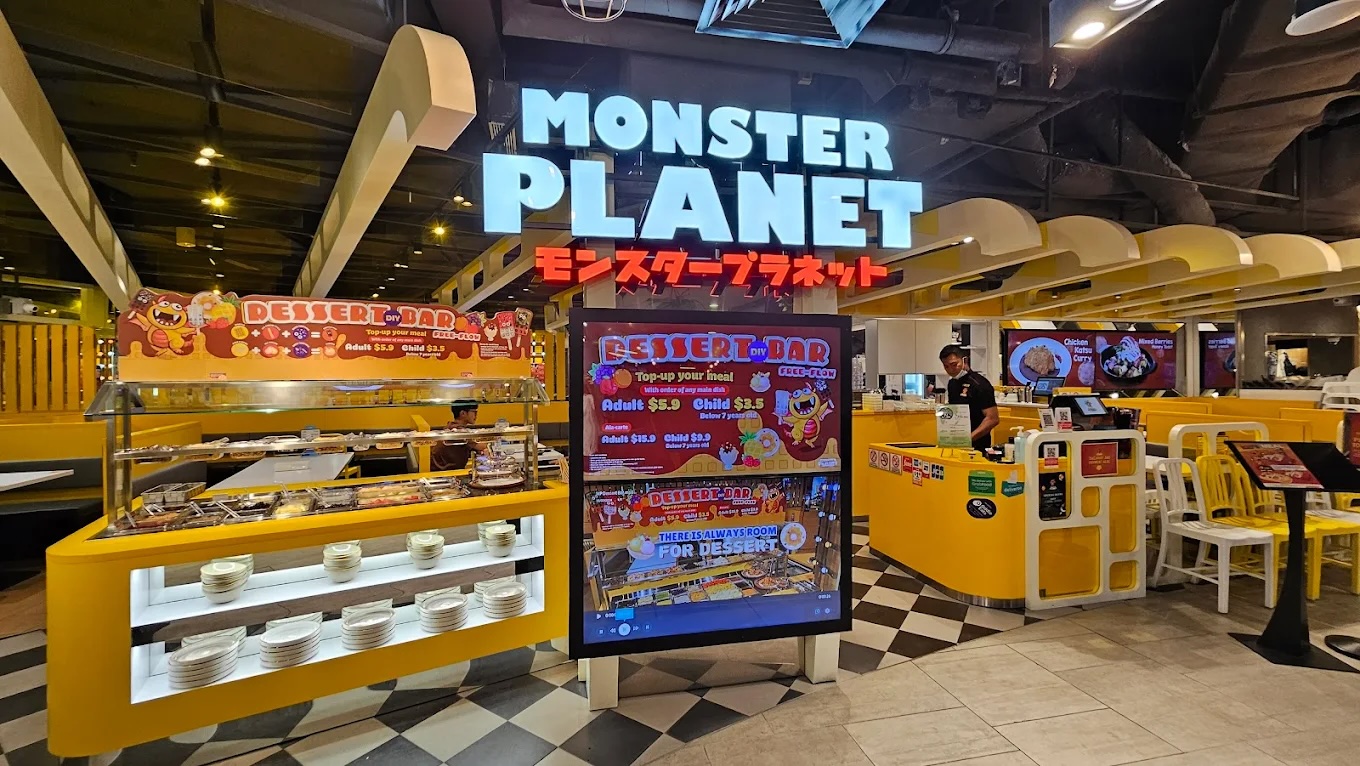 monster-planet-the-centrepoint-diy-dessert-bar-storefront