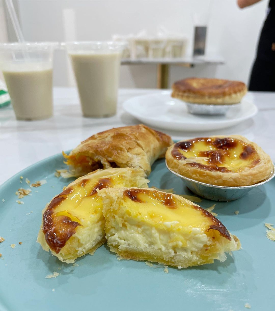 2112-Bakery-egg-tarts