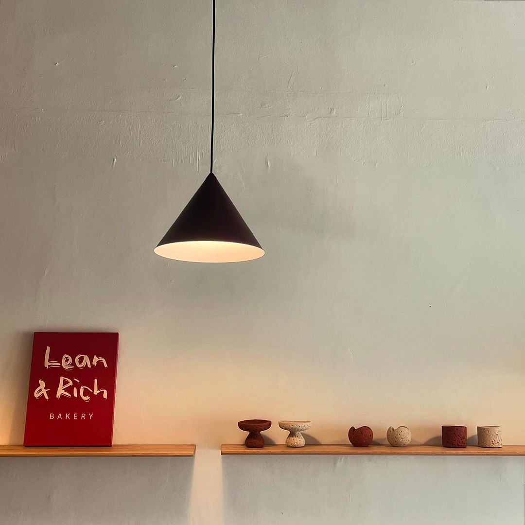 lean-rich-bakery-interiors