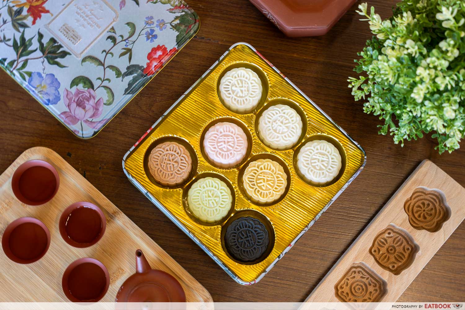 best-mooncakes-2024-raffles-hotel-mooncakes