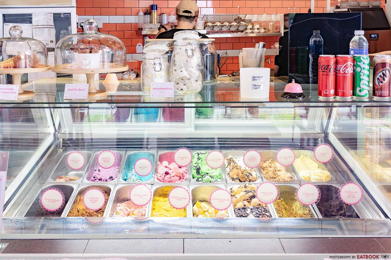 pink-ice-cream-cafe-ice-cream-display