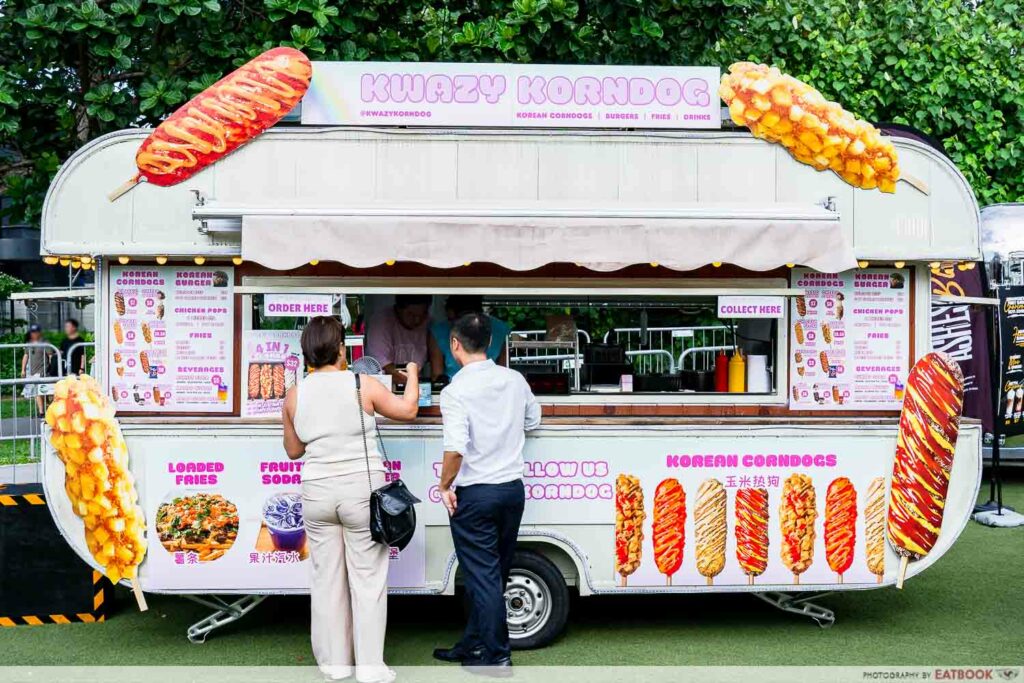 savour-park-sentosa-corndog