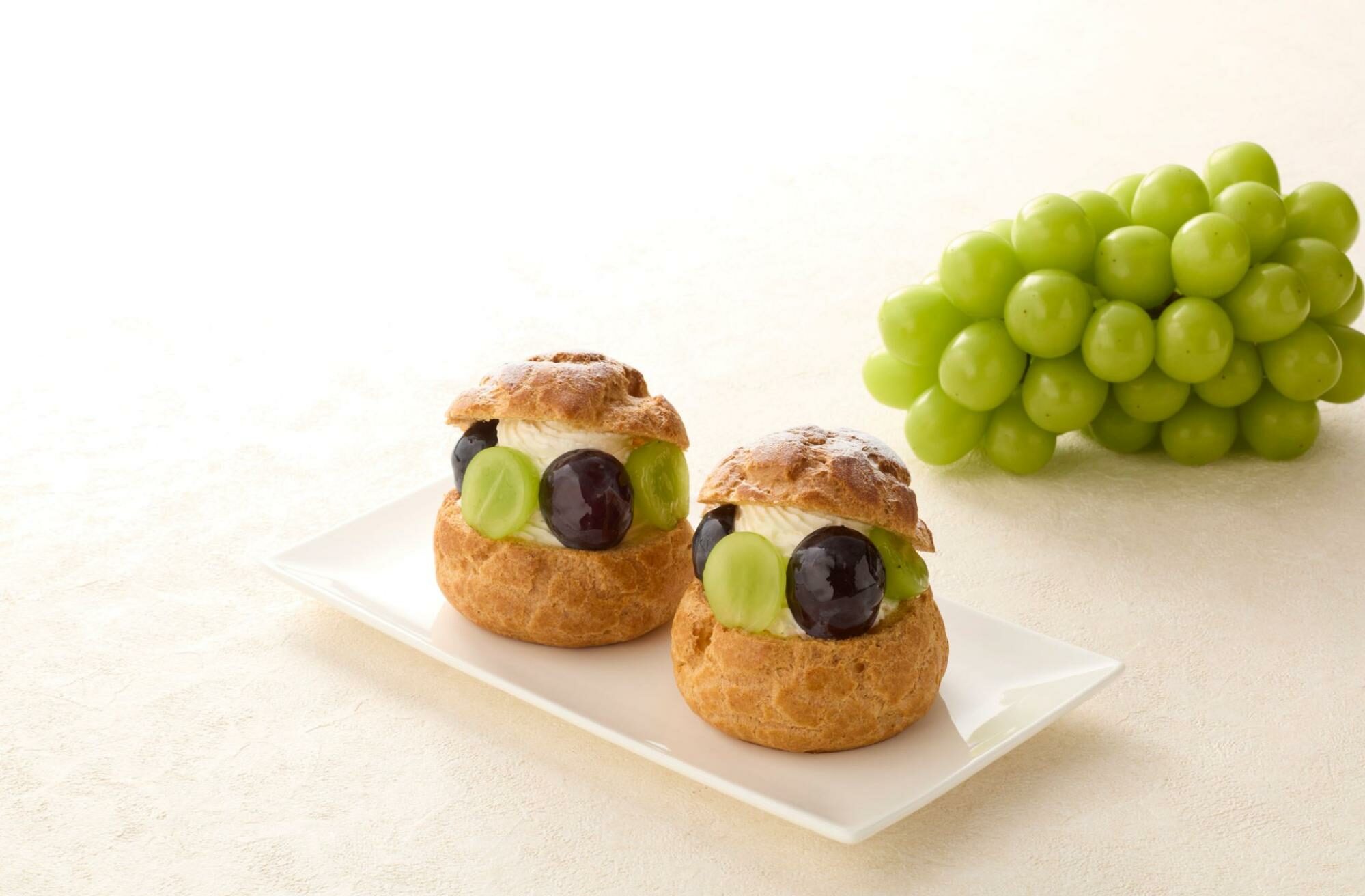 Chateraise-shine-muscat-choux