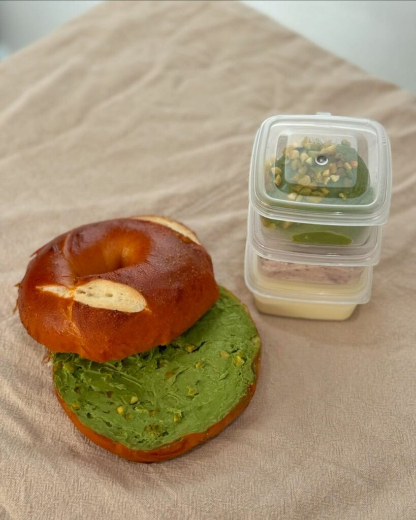 PISTACHIO-BAGEL-PAWA