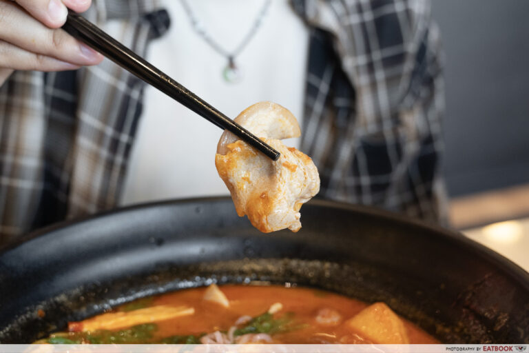 a-hot-hideout-aperia-mall-pork-belly-chopsticks-interaction