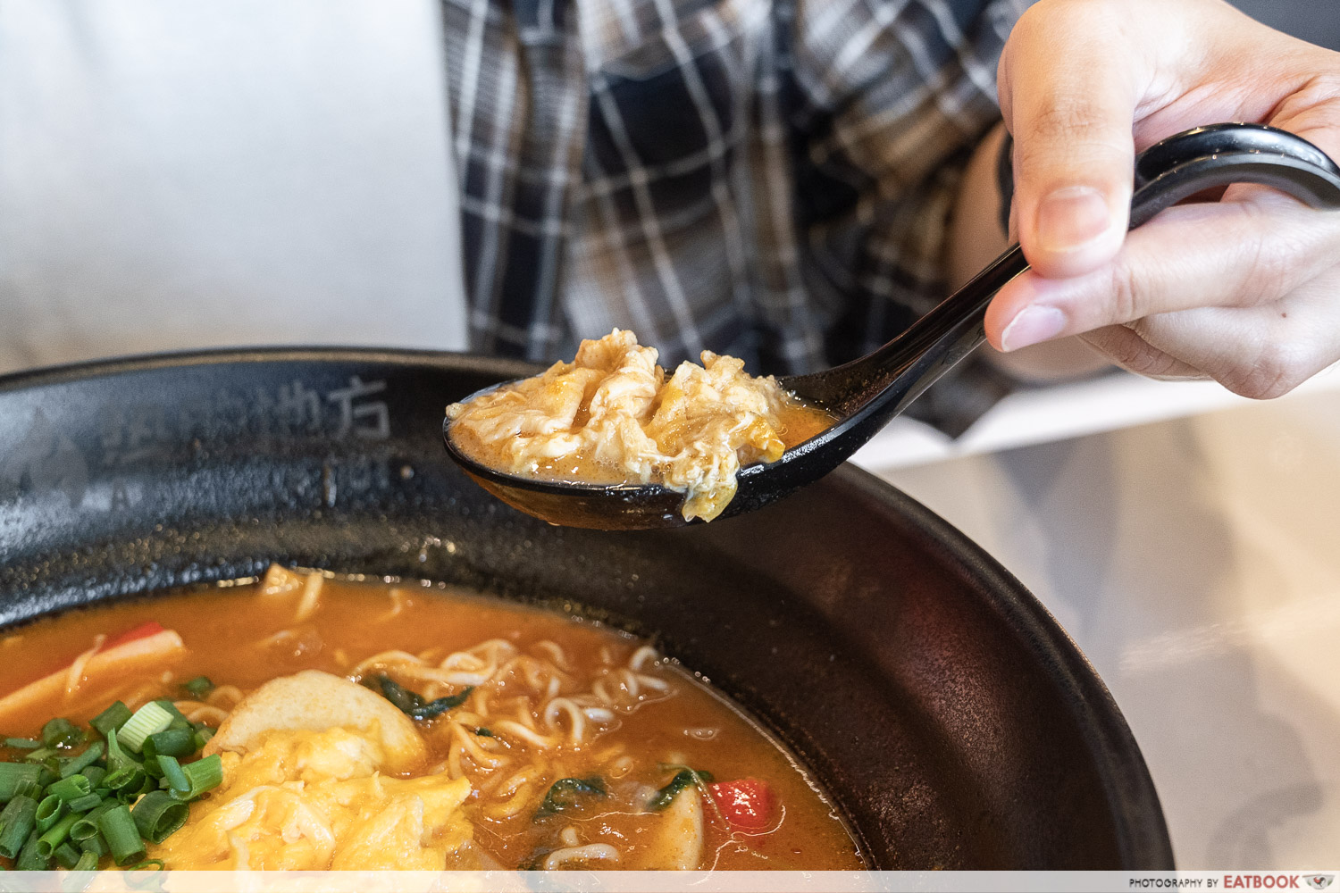 a-hot-hideout-aperia-mall-scrambled-eggs-spoon-interaction