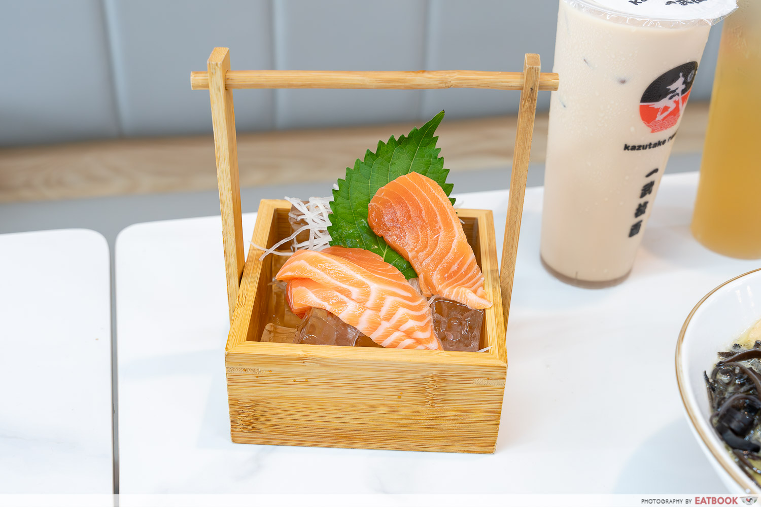 kazutake-ramen-salmon-sashimi