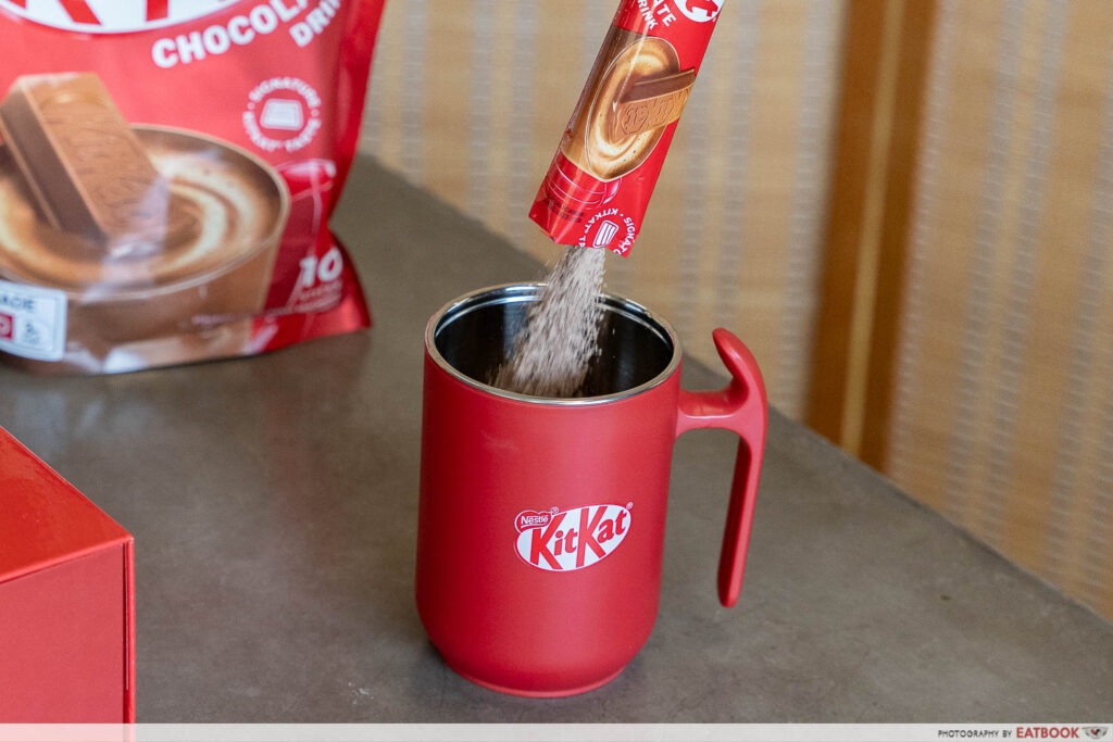 kitkat-drink-pouring