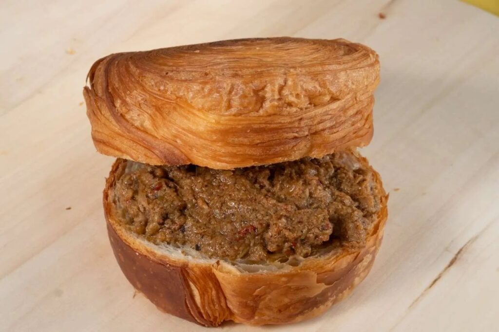 beef-rendang-croissant