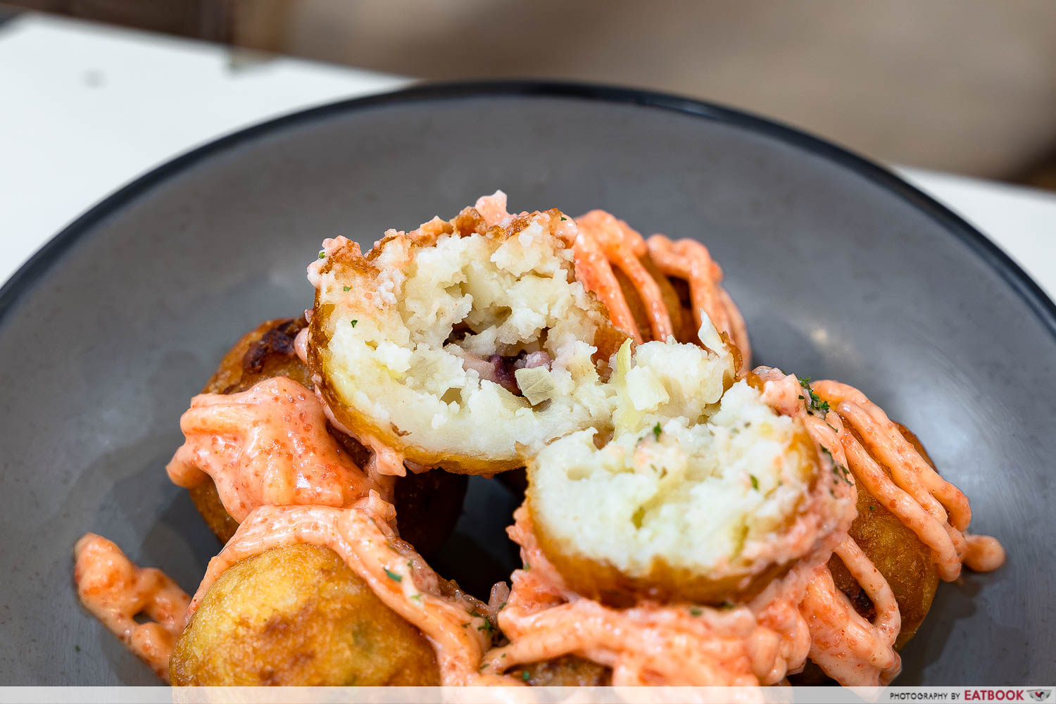 haru-haru-speciality-in-mentaiko-takoyaki-w-mentai-cross-section