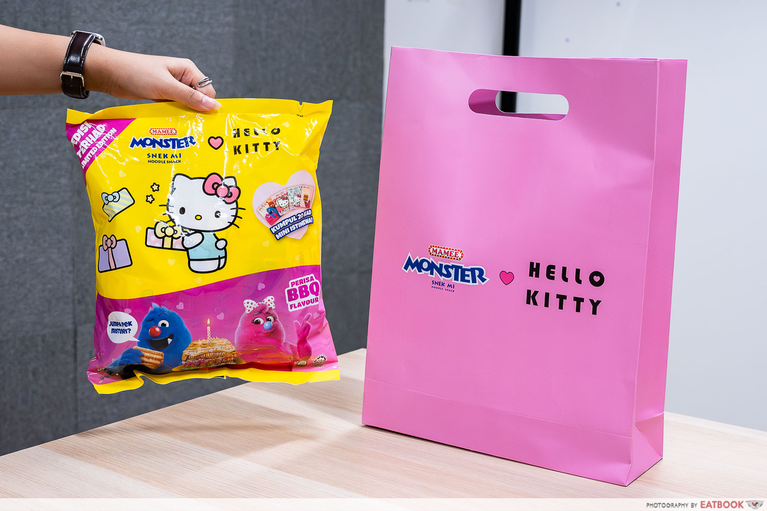 mamee-monster-hello-kitty